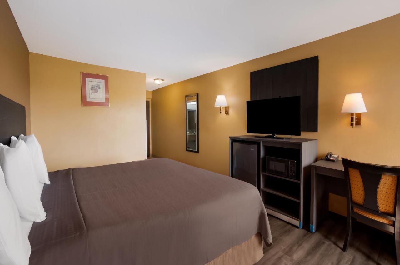 Econo Lodge Allentown Exterior photo